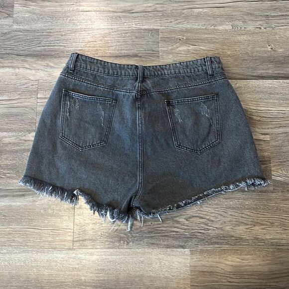 Falmer Heritage Gray Distressed Raw Hem Shorts Size 1X - Picture 2 of 4